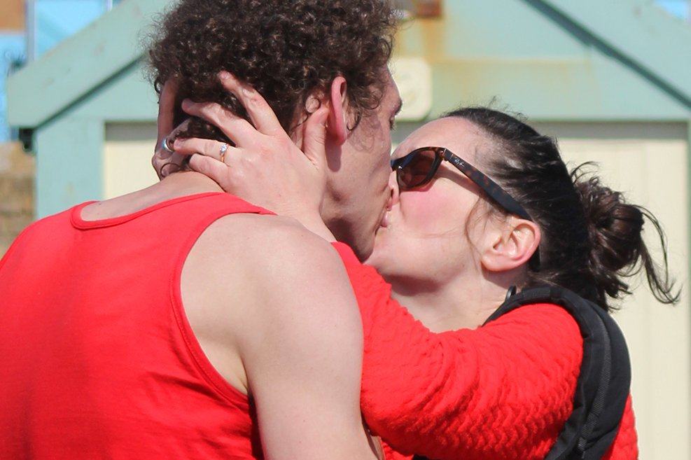 marathon runner proposes in Brighton Marathon 8