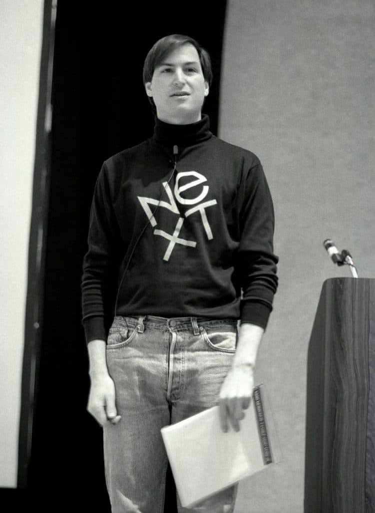 Steve-Jobs-wearing-NeXT-Logo-Tshirt